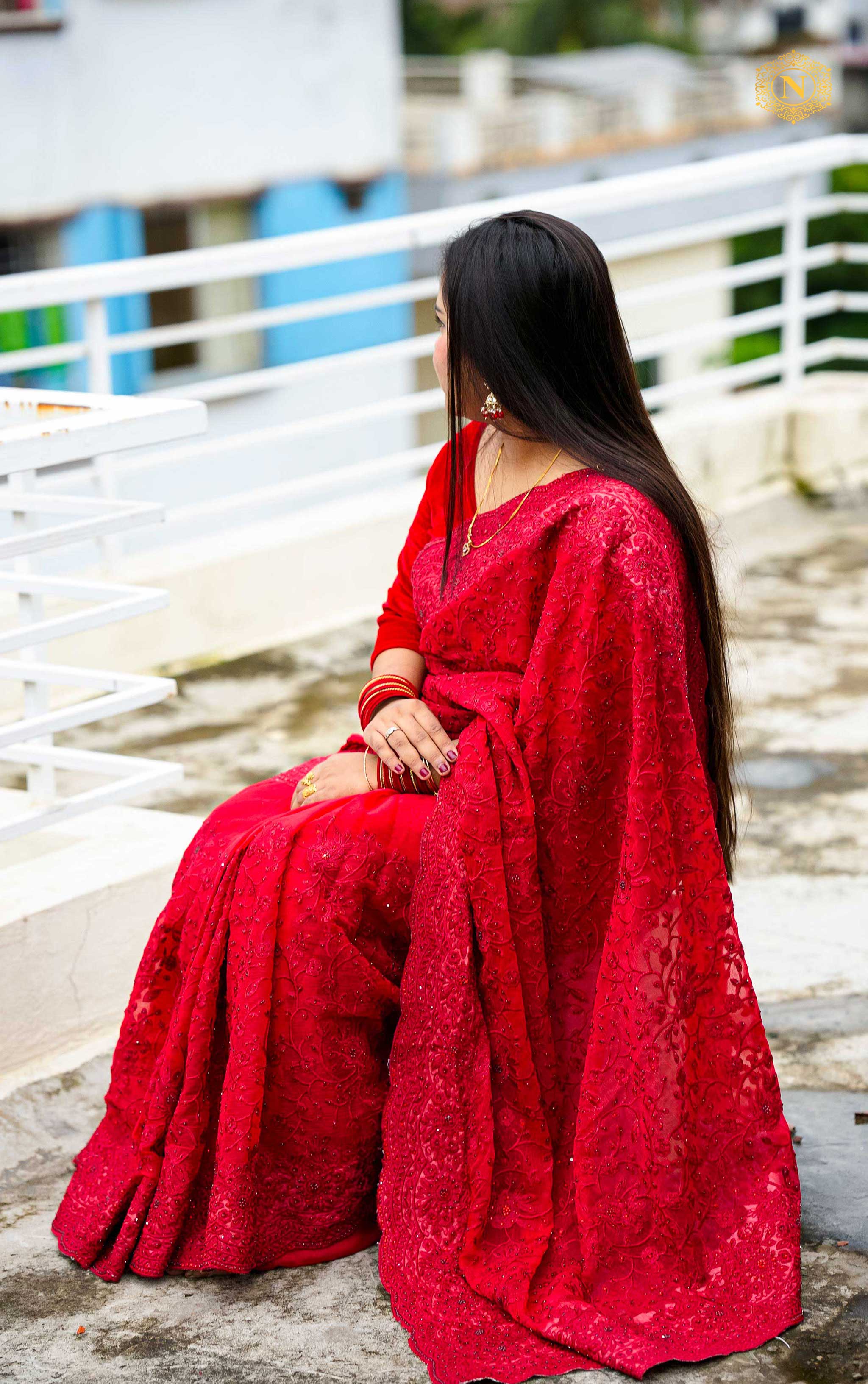 We are Manufacturer & Wholsale Saree With Jualary